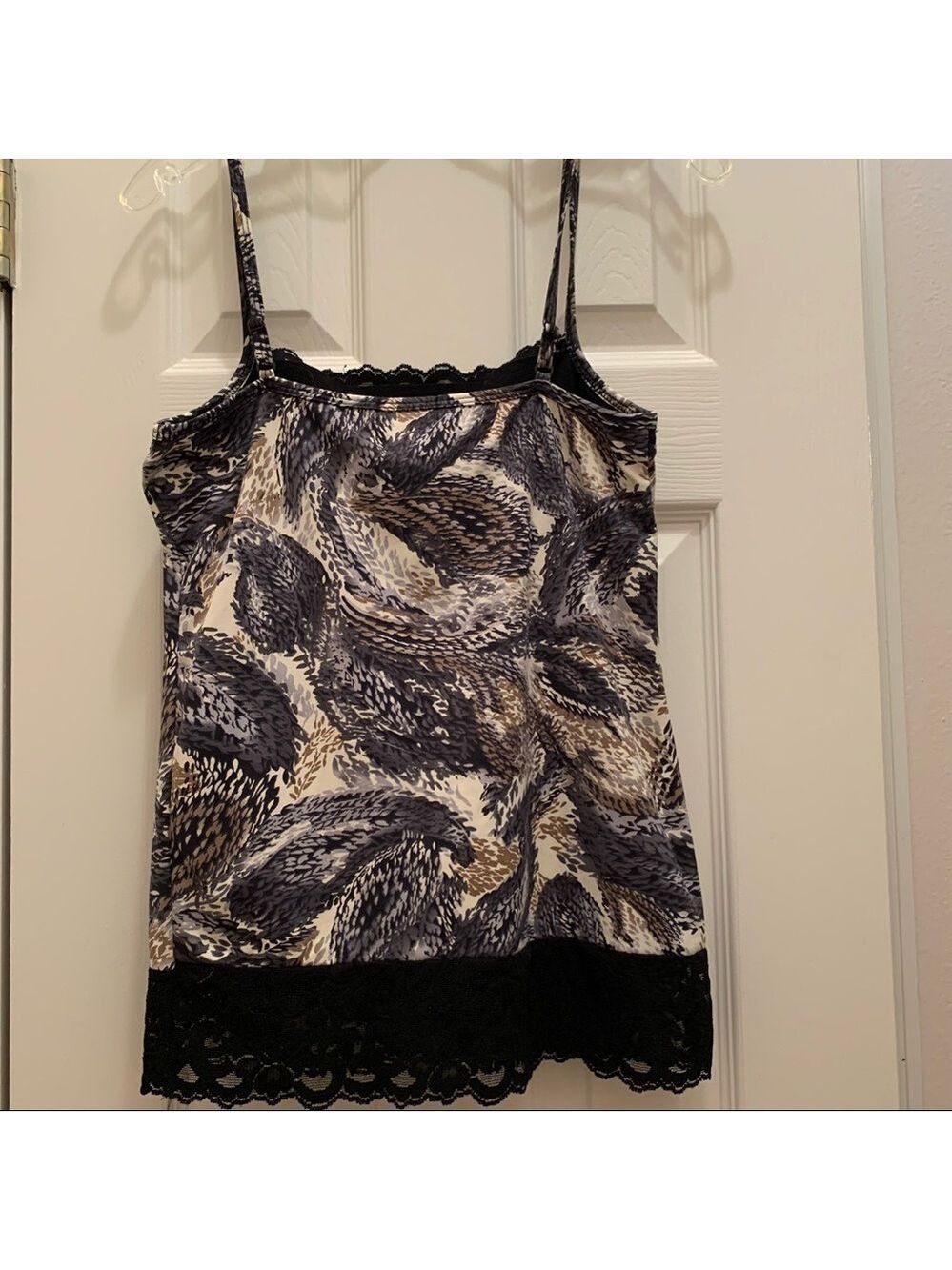 BOUTIQUE ESSENTIALS neutral abstract print camisole top lace spring summer fall